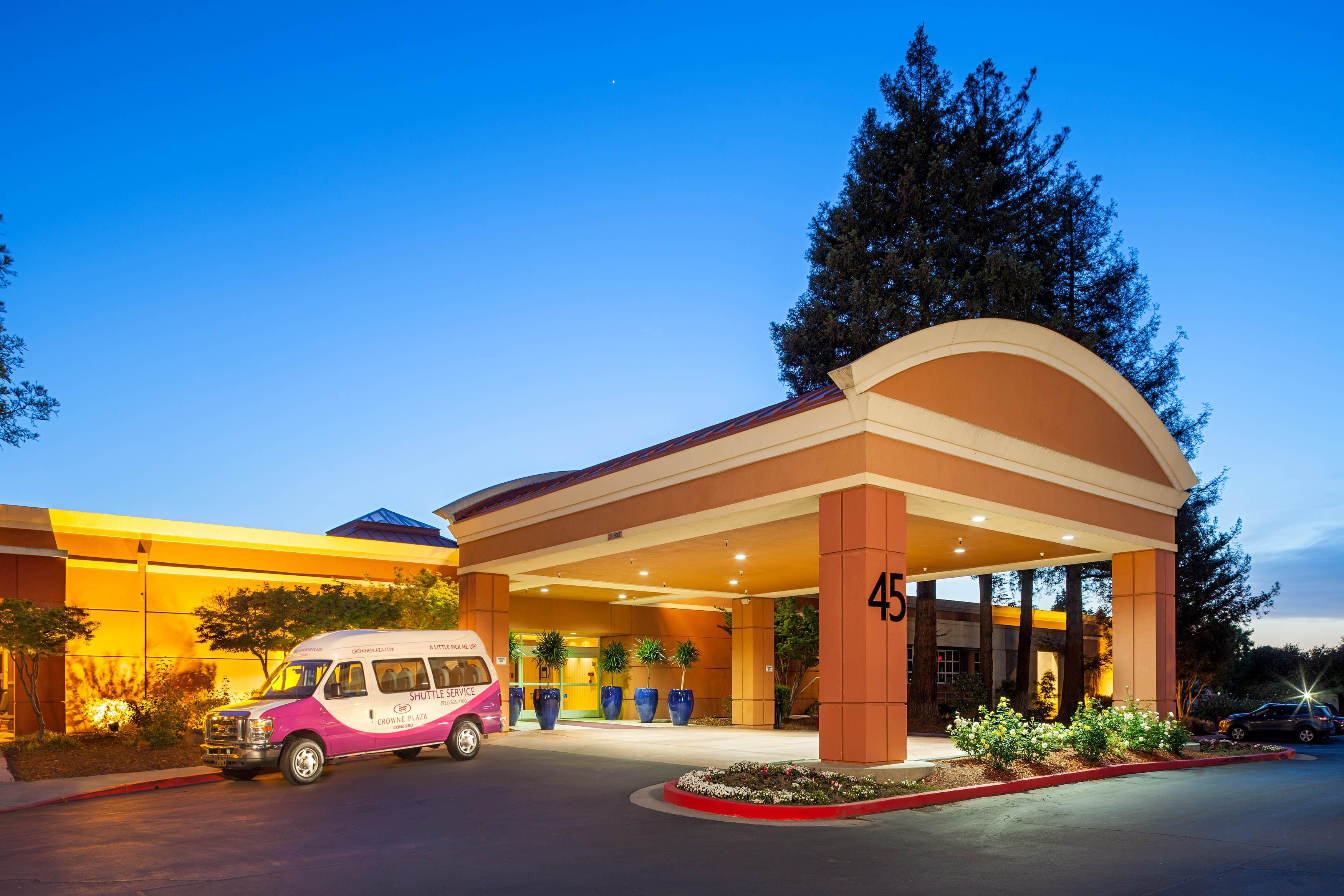 Concord Plaza Hotel Luaran gambar