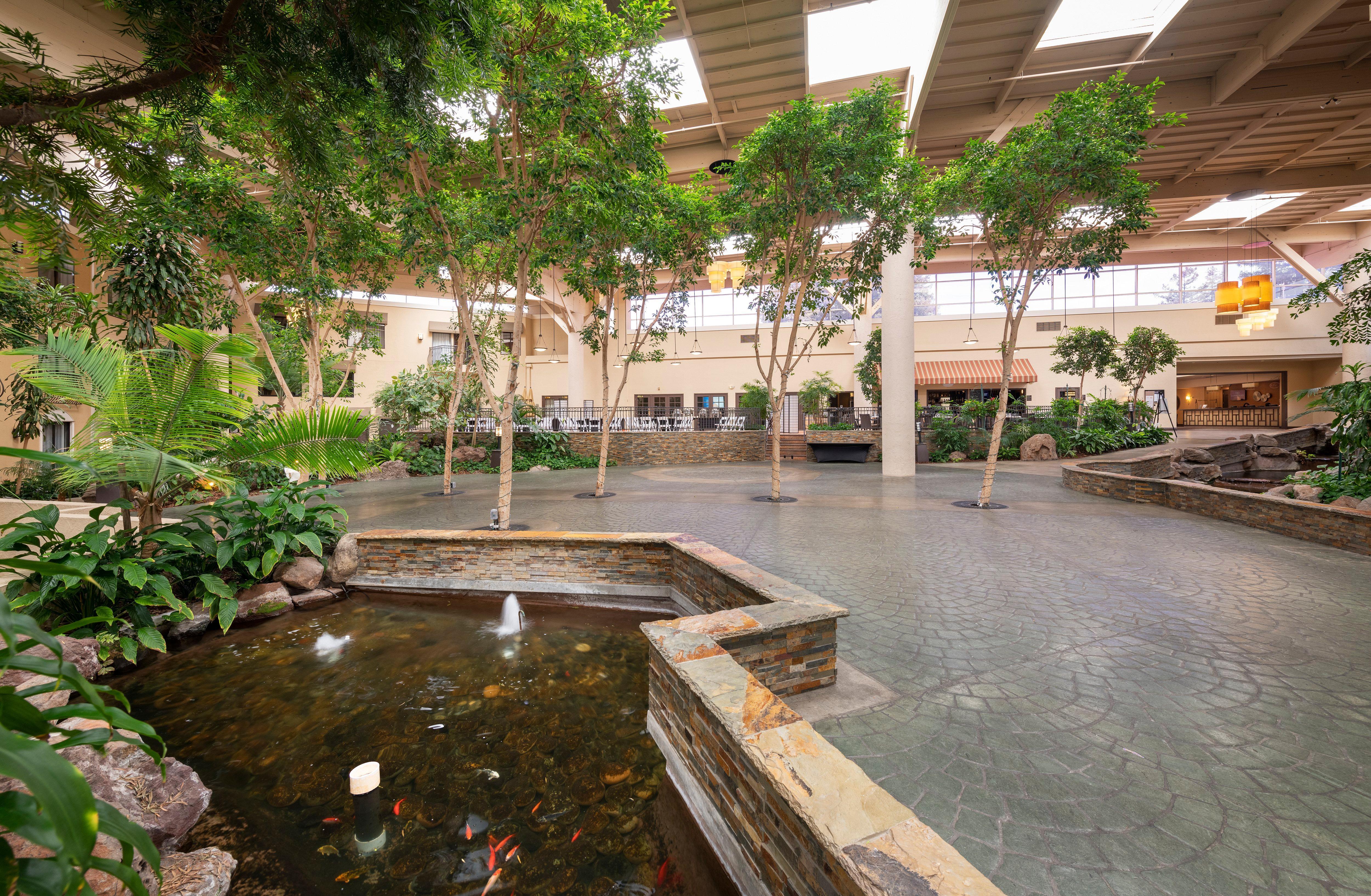 Concord Plaza Hotel Luaran gambar