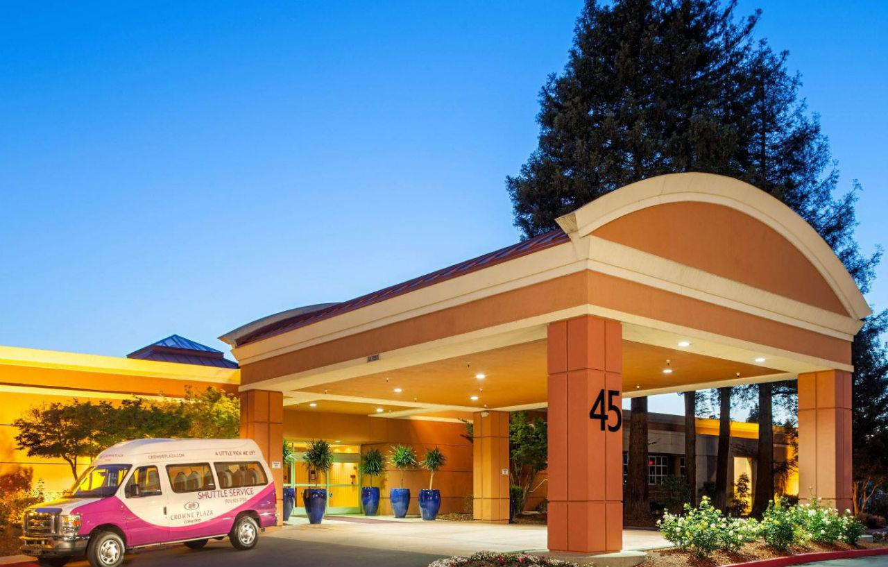 Concord Plaza Hotel Luaran gambar